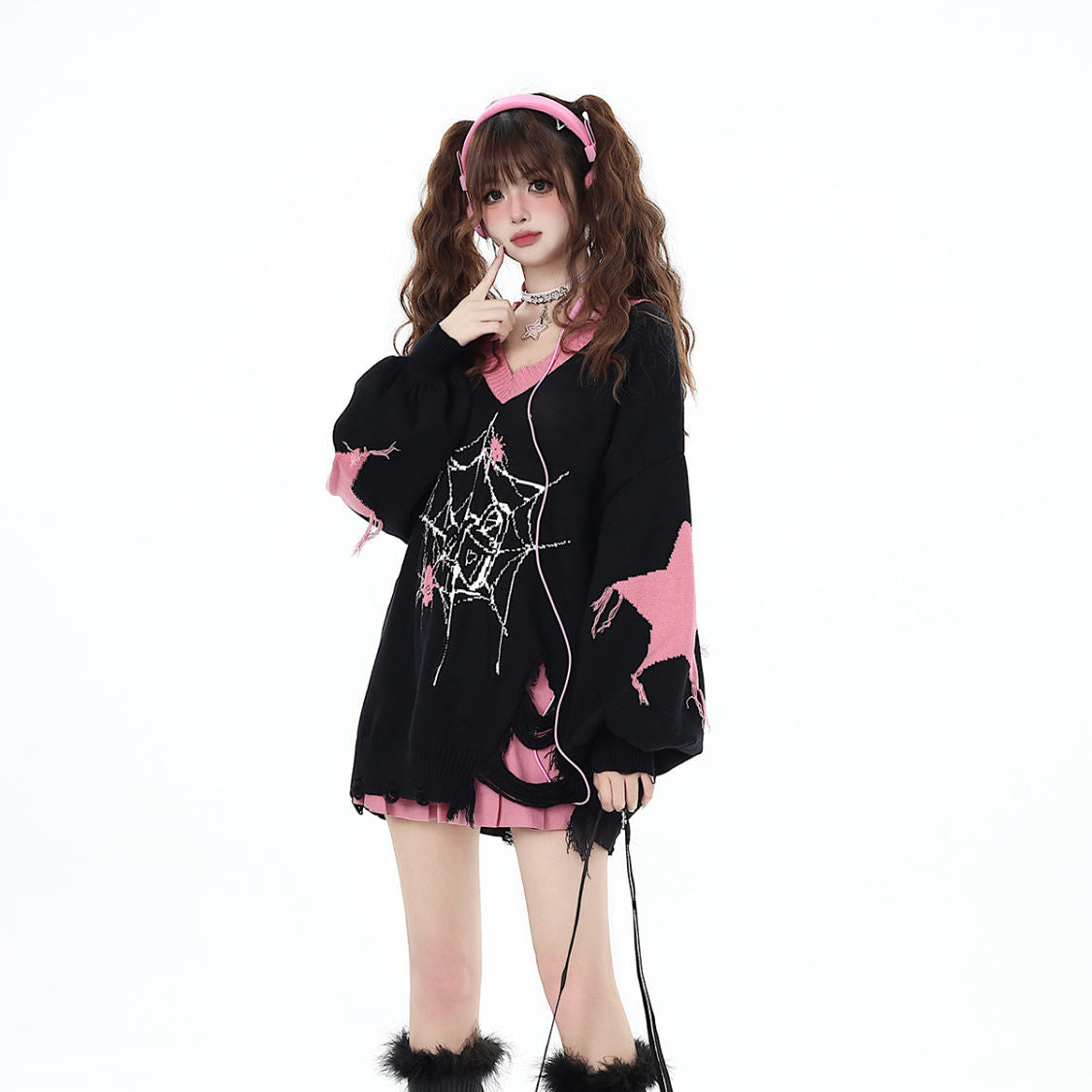 Relaxed V-neck knit sweater with paneling and mid-length design